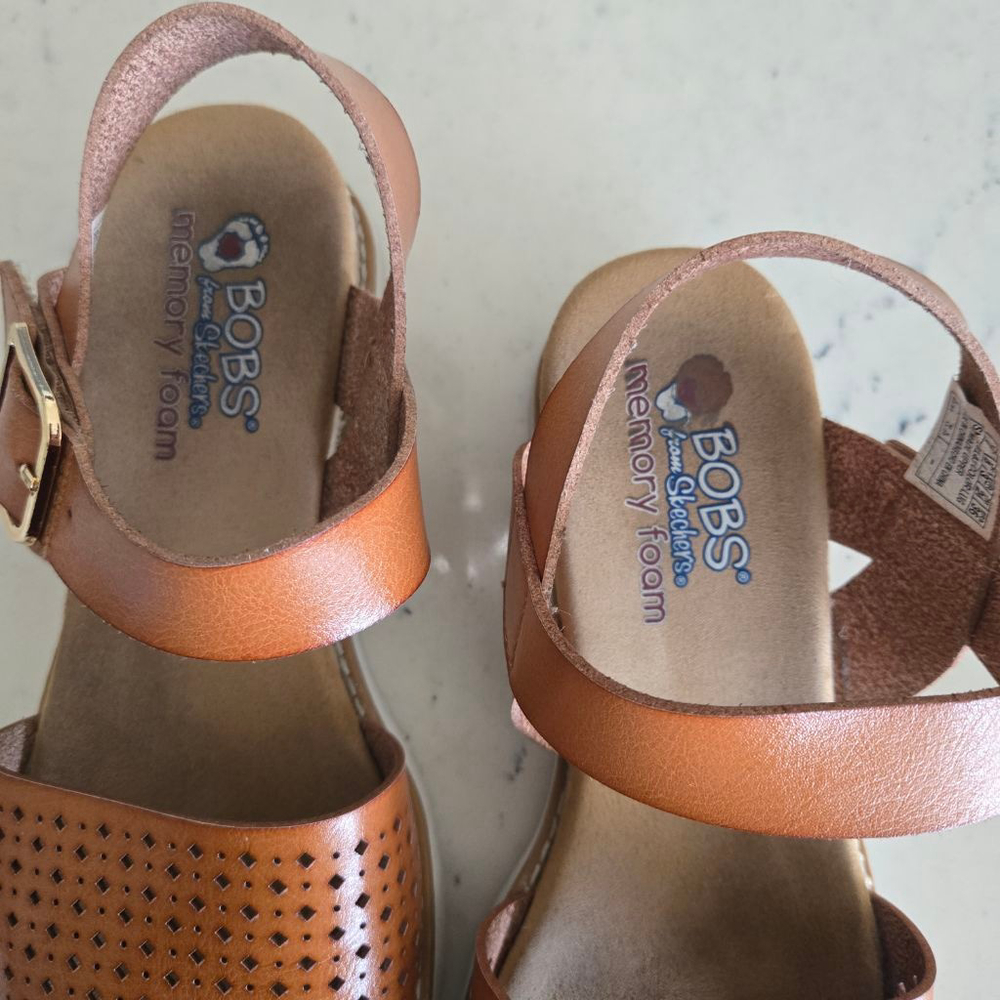 Women's BOBS from Skechers Brown & White Sandals Size 7 - Picture 2 of 9